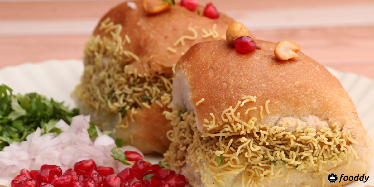 Dabeli Vadapav